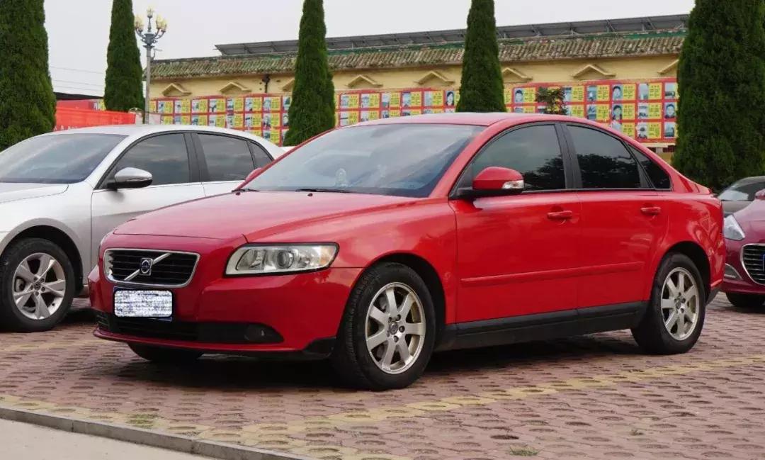 校长只开斯柯达？高中教师穷到让你不敢哭穷