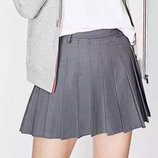 耍得了酷，扮得了萌，为短裙打call！