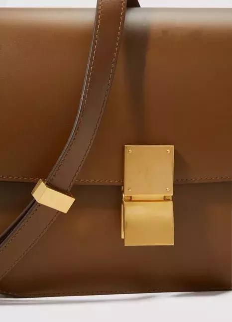 CELINE换Logo了！老Céline还有什么值得买的？