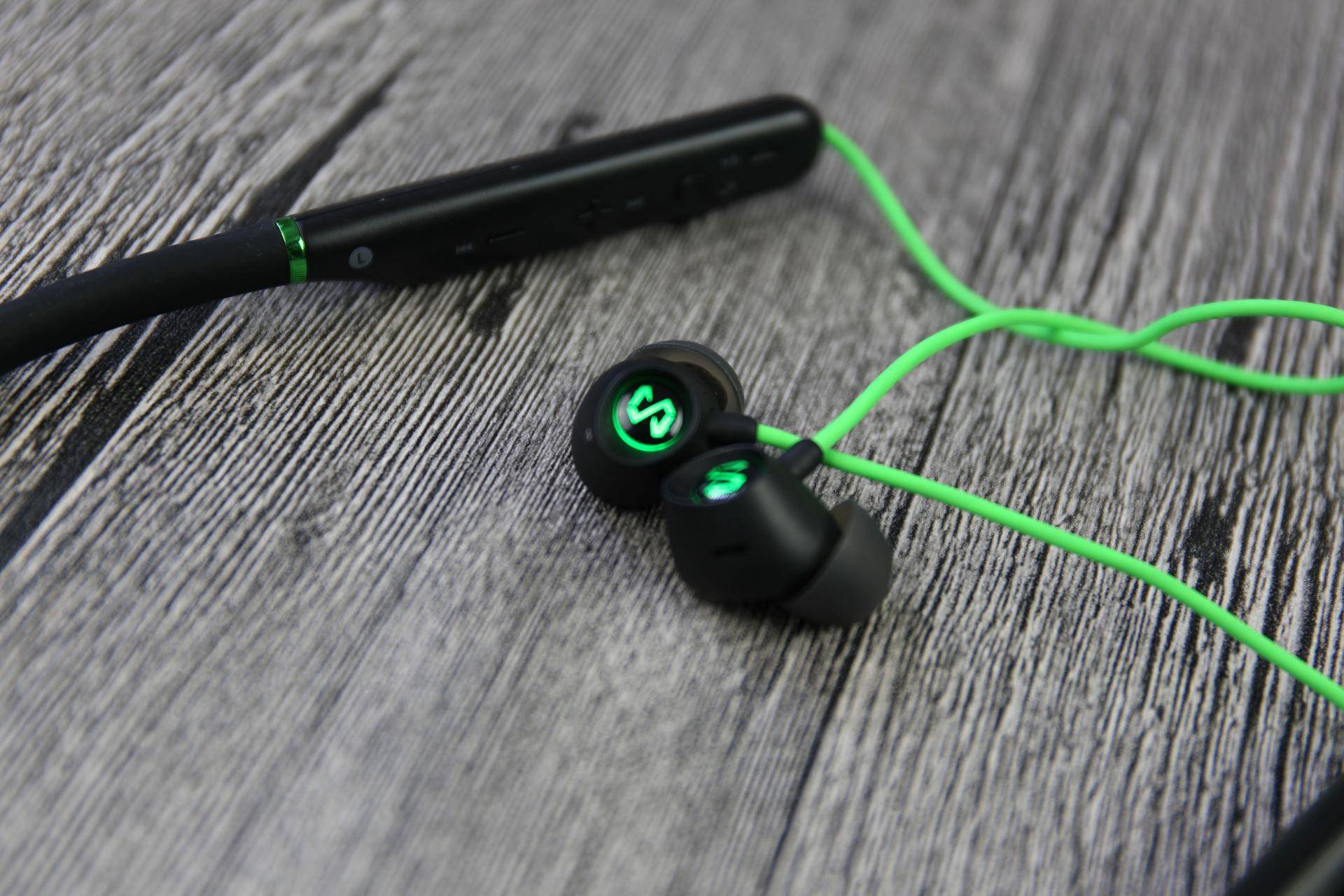 黑鲨游戏手柄吃鸡测评,黑鲨2手柄吃鸡视频