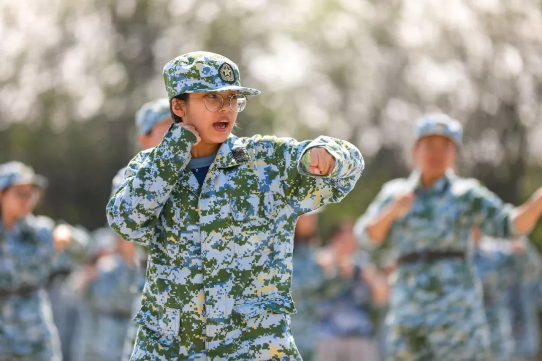 军训写一封家书,军训家书写给父母咋写