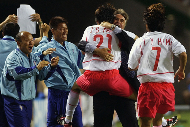 韩国首次“力挺”国足，同时点出02世界杯成功内幕，真被冤枉了？
