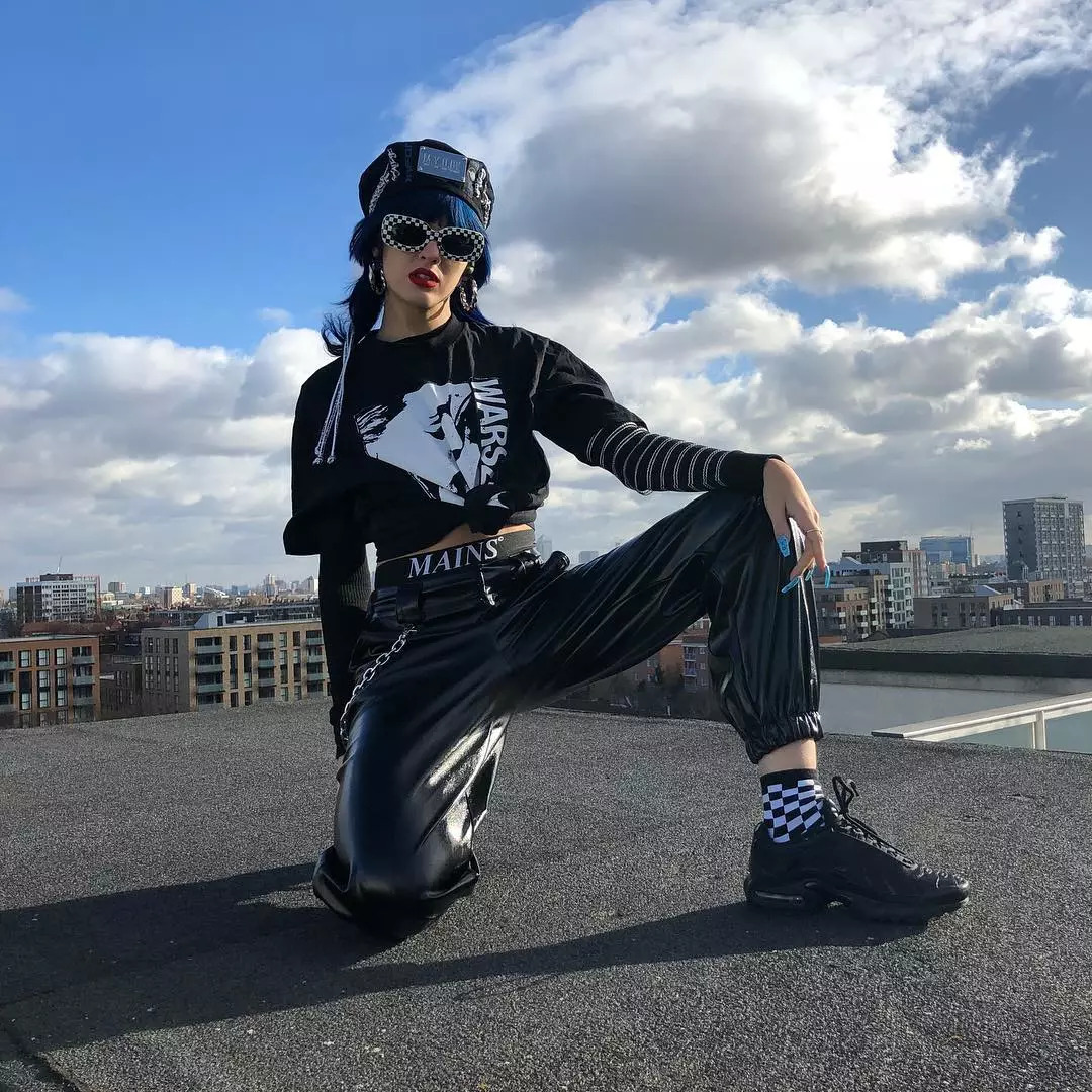 皮一下很开心句子,皮一下很开心的视频