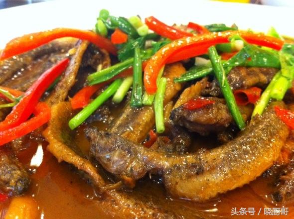 厨师做泥鳅教程,大厨教你泥鳅鱼的正宗做法