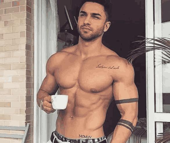 靠鸡蛋白增肌,自卑的肌肉男健身起来有多可怕