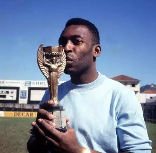 从贫民窟到亿万大亨,从穷小子开始逆袭