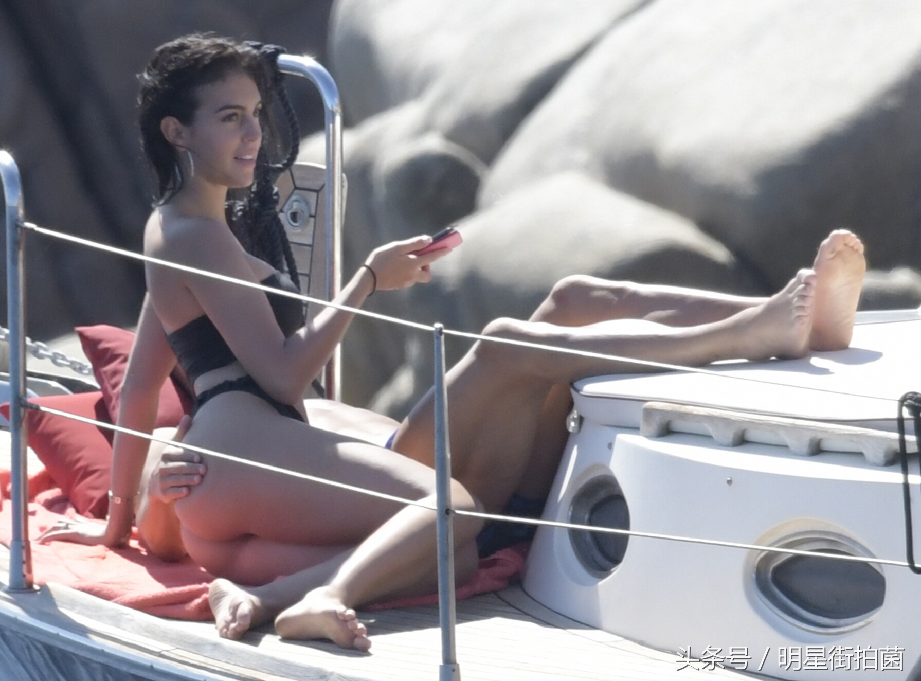 乔治娜晒游艇照与c罗接吻,乔治娜和c罗游艇