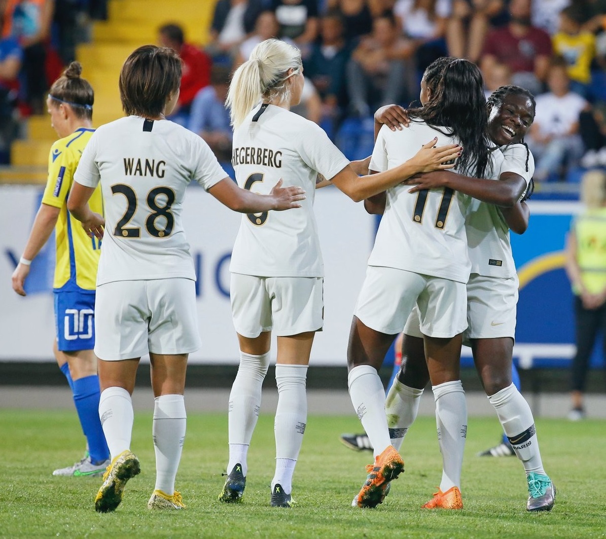 女足欧冠决赛王霜表现,女足世界杯王霜威武