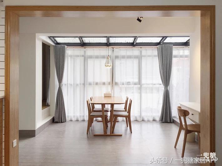 年轻人,谁不是一边感叹房子小,一边在小房子里拼命折腾?