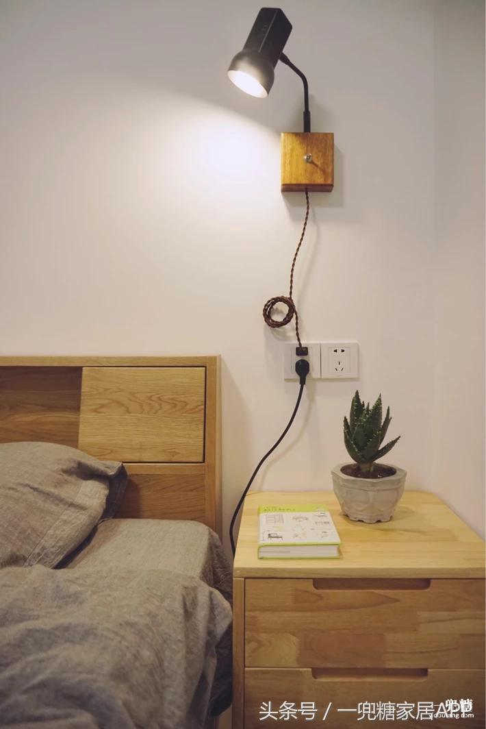 年轻人,谁不是一边感叹房子小,一边在小房子里拼命折腾?