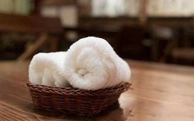 天热宝宝长痱子咋办？教你几招治痱子