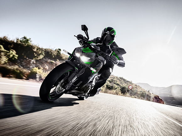 比跑车还要帅气的街车川崎z1000,川崎z1000r2022款新手好驾驭吗