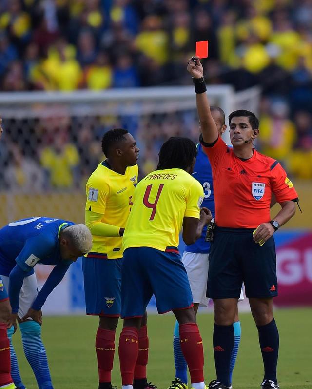 足球场上有黑卡吗,足球场有绿牌