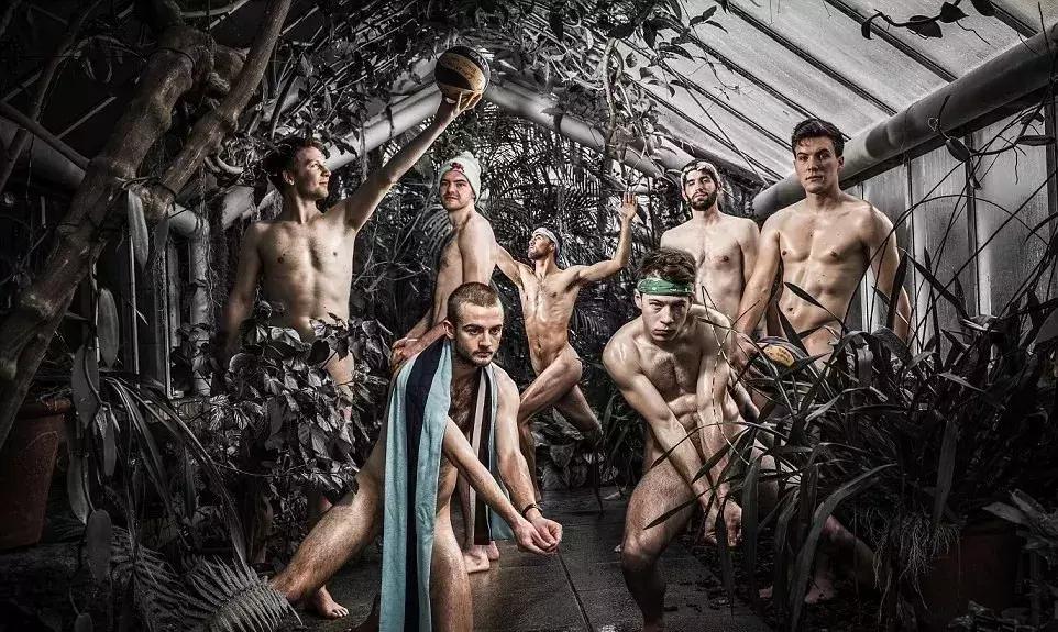 学霸为爱全果出镜？一年一度的剑桥火辣写真又来了！