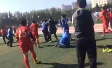 中国足球打架10大场面,中国足球打架名场面