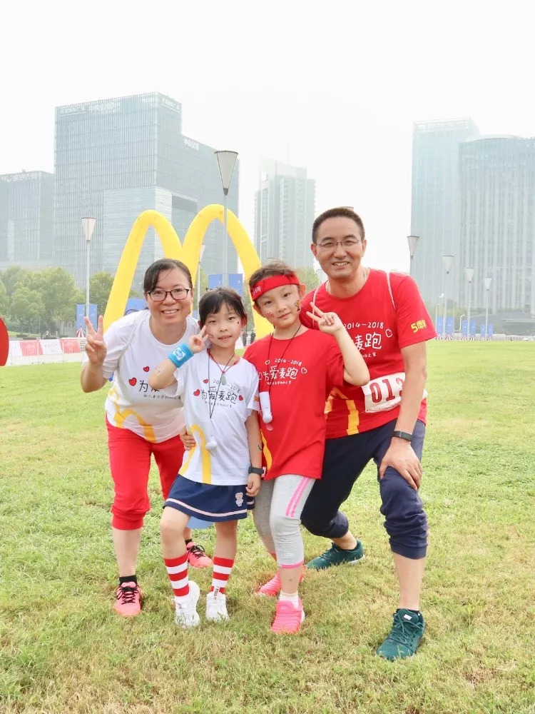 上海逾千组家庭“为爱麦跑”,麦当劳为爱麦跑呼和浩特