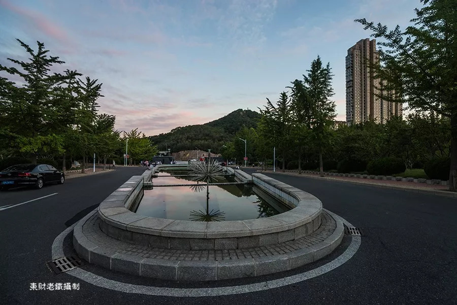 晨光暮色渐更迭,晨光暮色