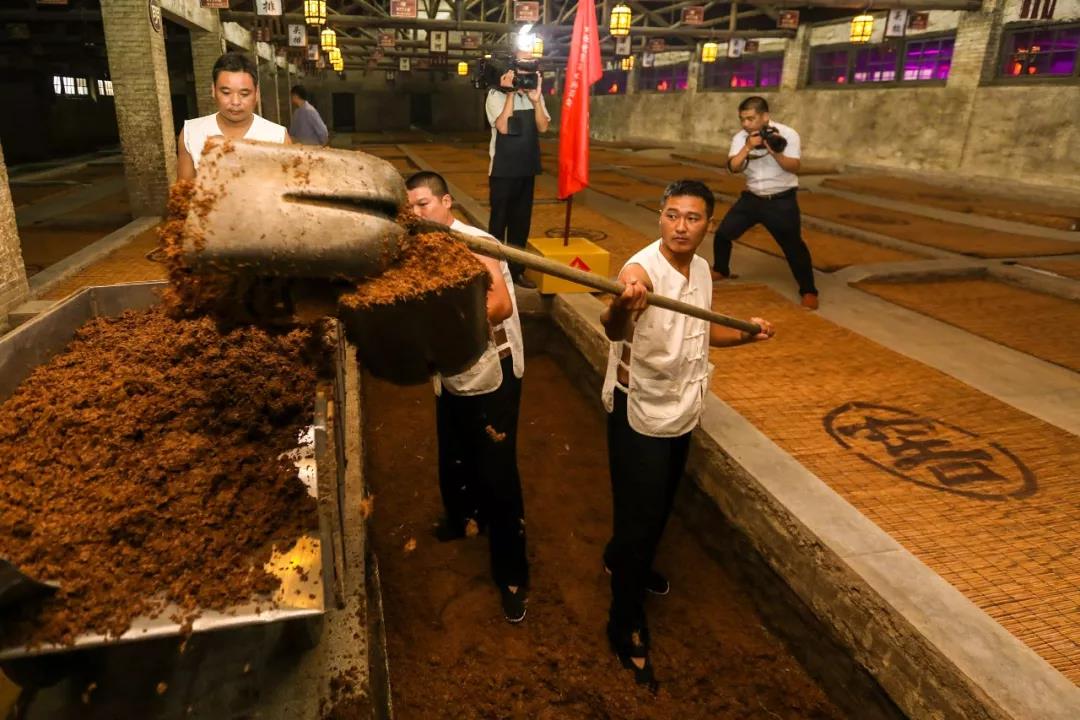 2017中国头排酒开窖节 (中国酒开窖节)