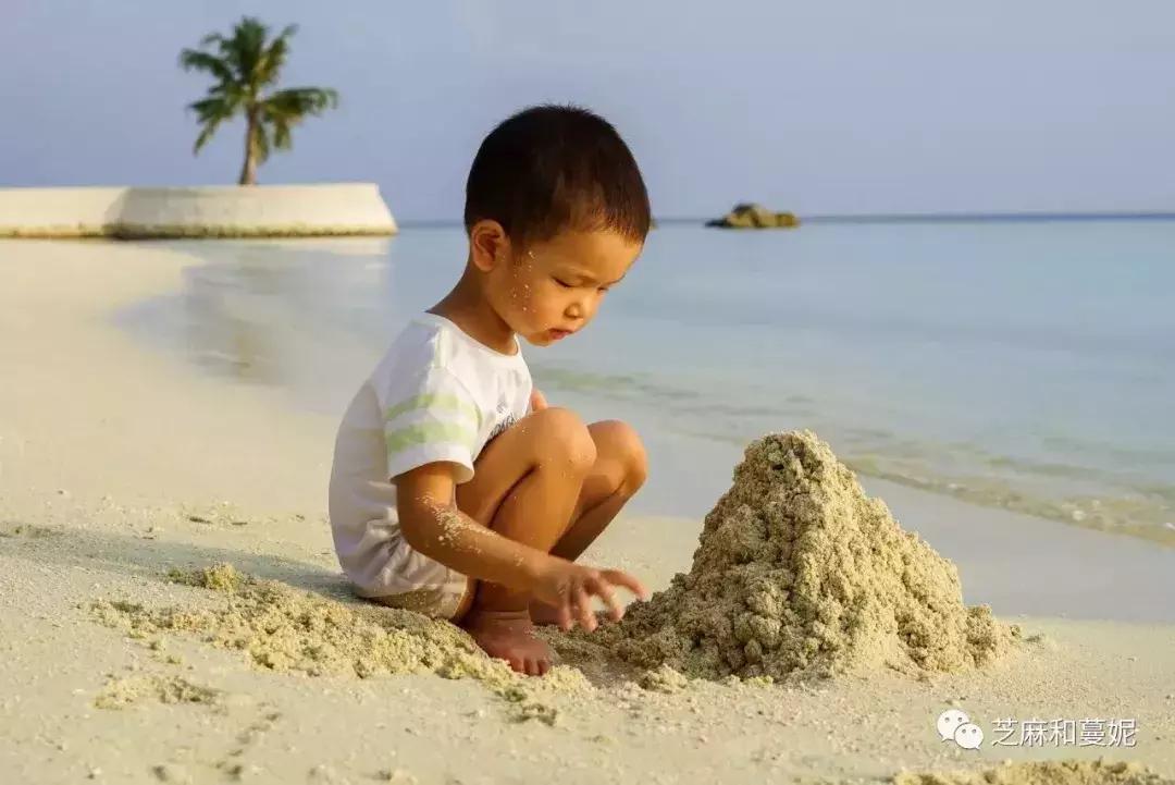 带两个孩子出去的妈妈,带两个孩子的妈妈去旅行