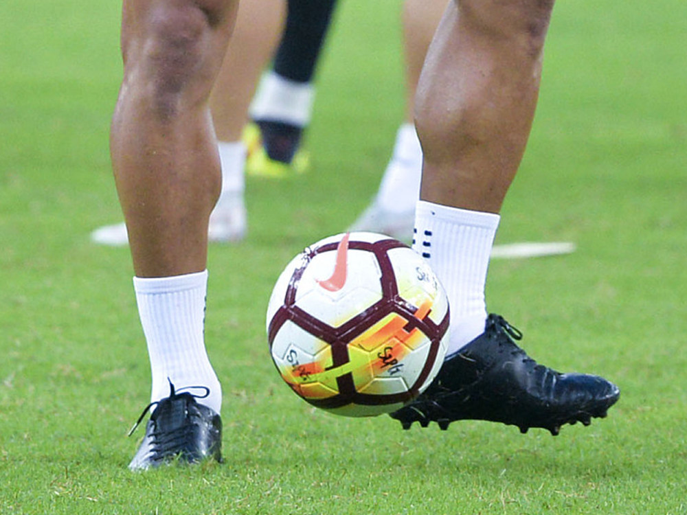 转投别家？胡尔克穿着小黑鞋亮相中超赛场