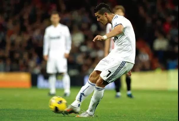 任意球指的是什么,任意球的理解