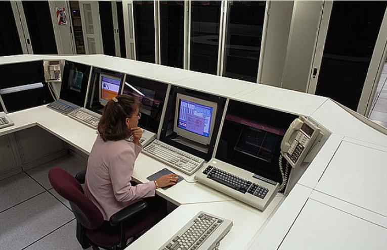 以自营为主的经营模式有何优缺点,为什么有企业选择特许经营