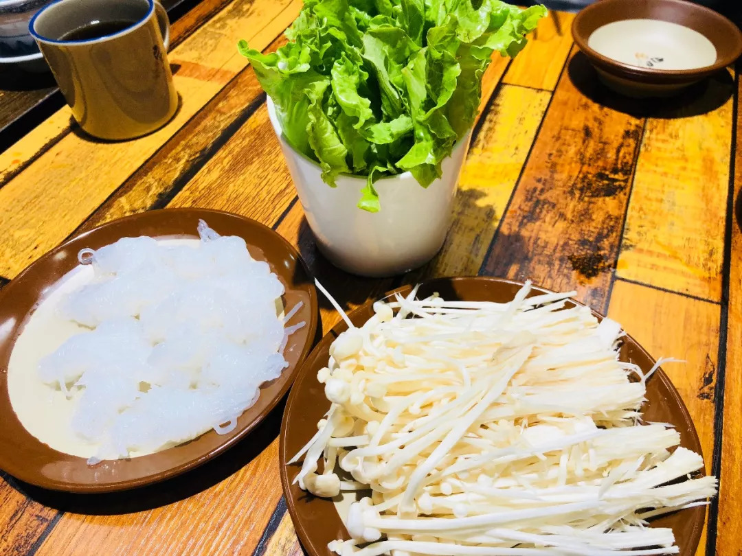 郑州炭火蛙锅哪家好吃,郑州炭火双层蛙锅