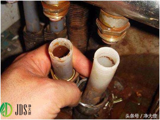 自来水管生锈引起疾病,老房自来水管生锈