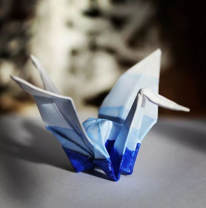 每天折一只纸鹤,每天折8只千纸鹤4天一共折多少只