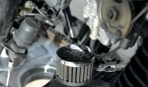 摩托车泡水后打不着火,摩托车亏电打不着火解决方案