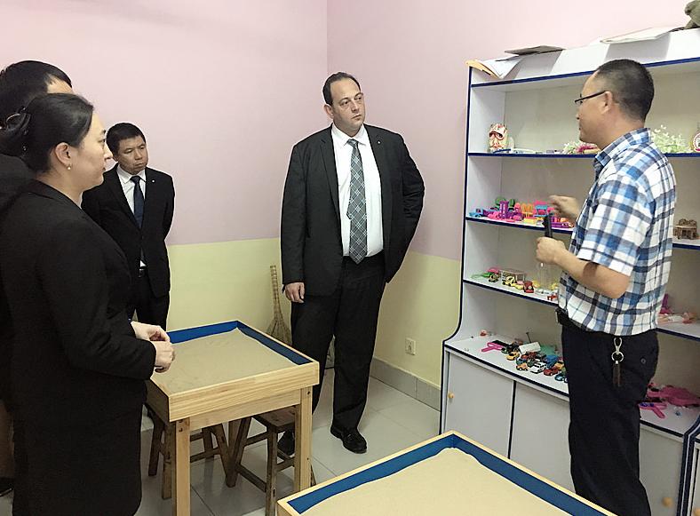 “爱在身边，爱无止境”潍坊富力铂尔曼酒店中秋节前献爱心