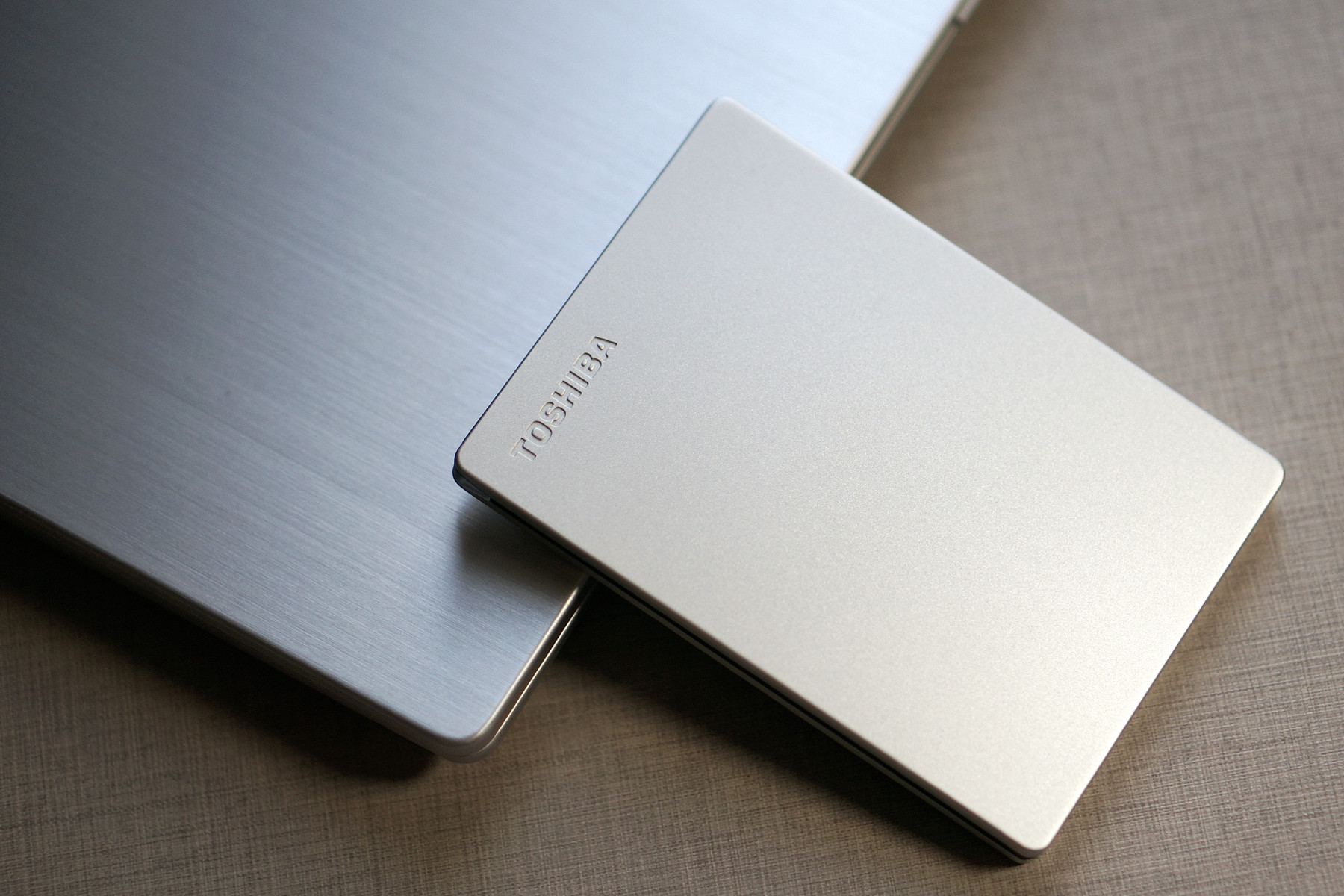 东芝canvioslim移动硬盘,东芝超薄机械硬盘质量