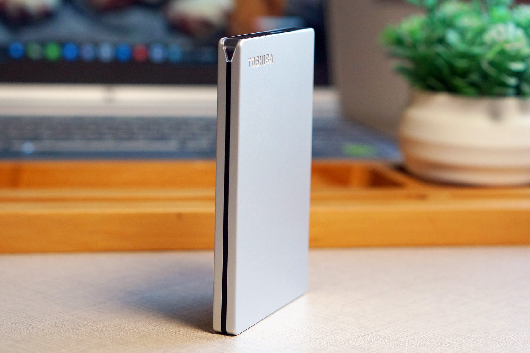 极致轻薄商务首选:东芝CANVIO™SLIM移动硬盘体验