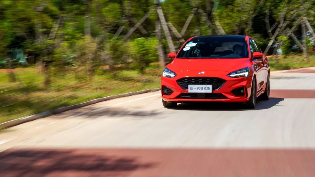 试驾新一代福特福克斯,福特福克斯和思域哪个好