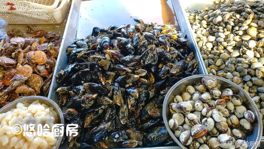 岛城中秋假期，农贸市场人挤人，海鲜价格翻倍涨，马鮹子40块1斤