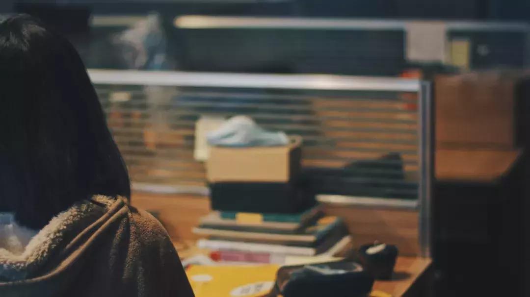 工资4000月供2000左右的车压力大吗,工资4000还1800车贷