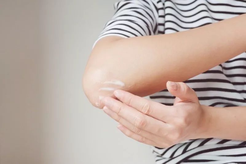 脸白美白精华,脸黑美白好物