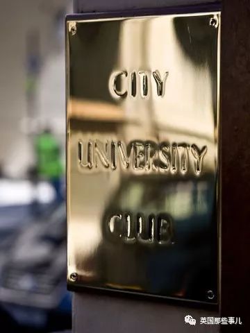 在英国的湖北乡亲看过来,今年在伦敦古老的俱乐部唱湖北民歌可好!