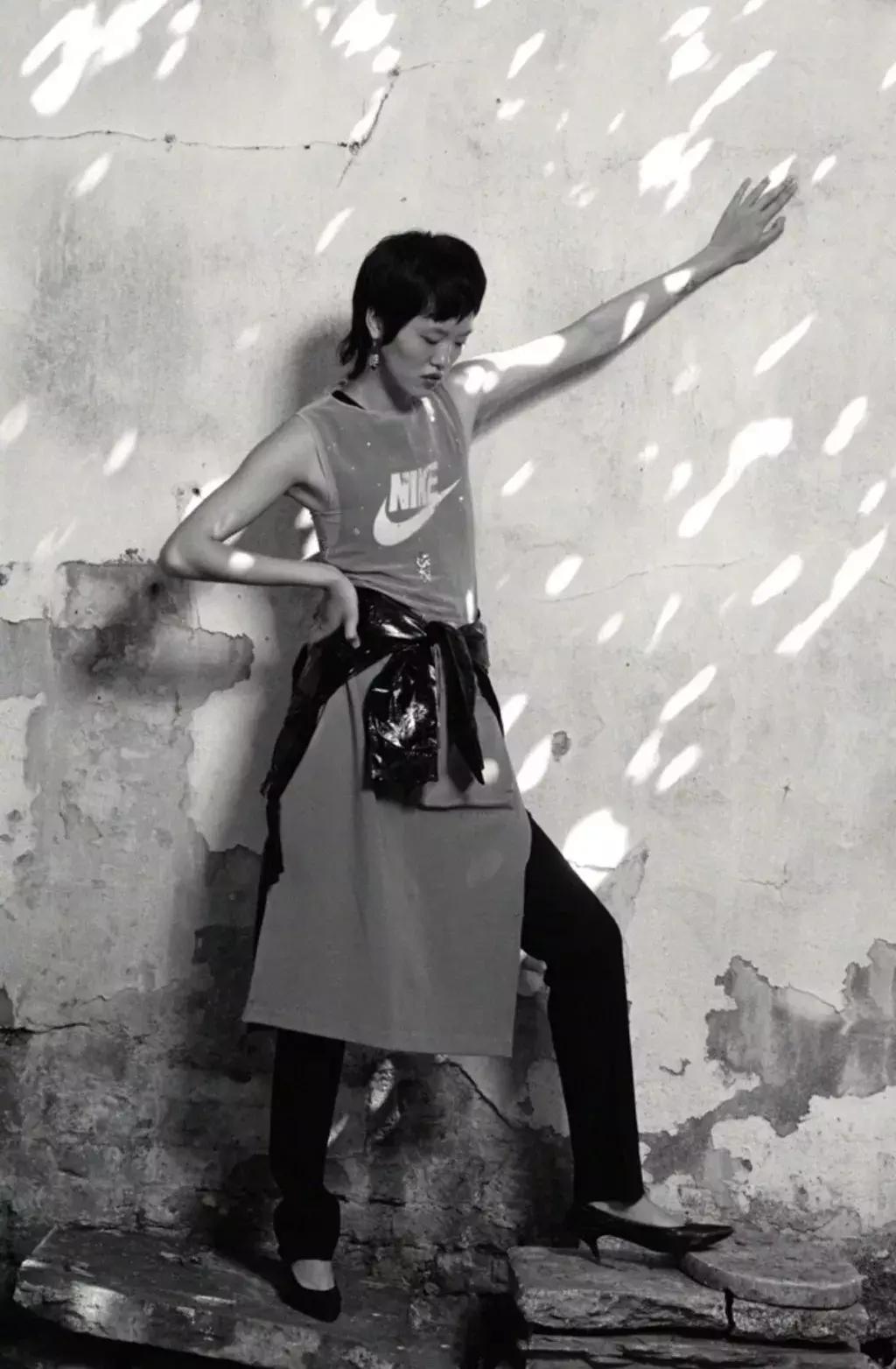 明星看刘雯何穗奚梦瑶走秀,刘雯何穗奚梦瑶维密