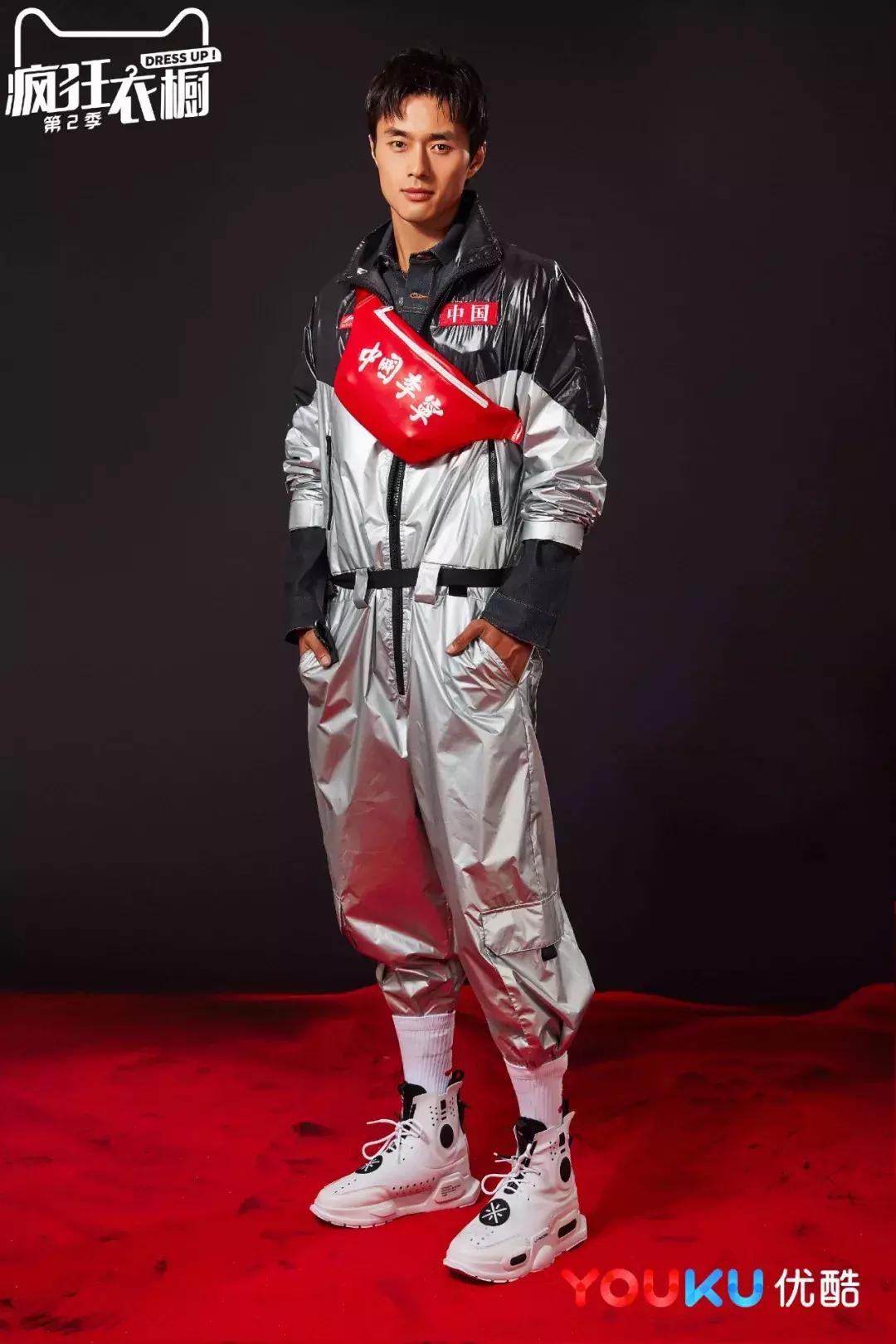 明星看刘雯何穗奚梦瑶走秀,刘雯何穗奚梦瑶维密