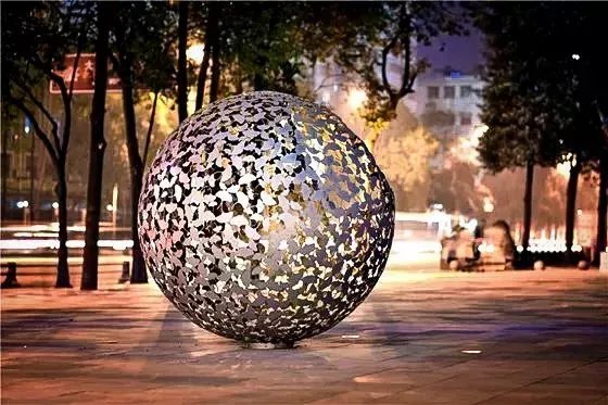 成都太古里裸眼3d龙雕塑,成都18个雕塑