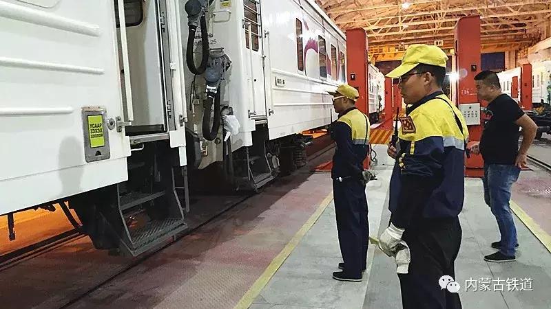 旅客还在熟睡中，他们竟悄悄换走了火车底盘！