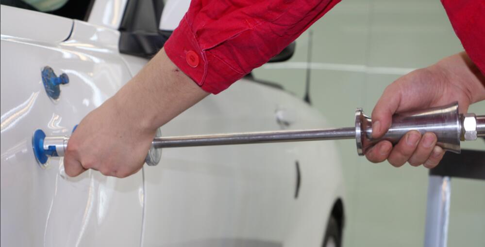 车身凹陷一点点怎么修复,车身有小凹陷掉漆怎么修补