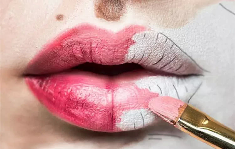 唇上斑怎么去除男生,唇上黑怎么去除男生