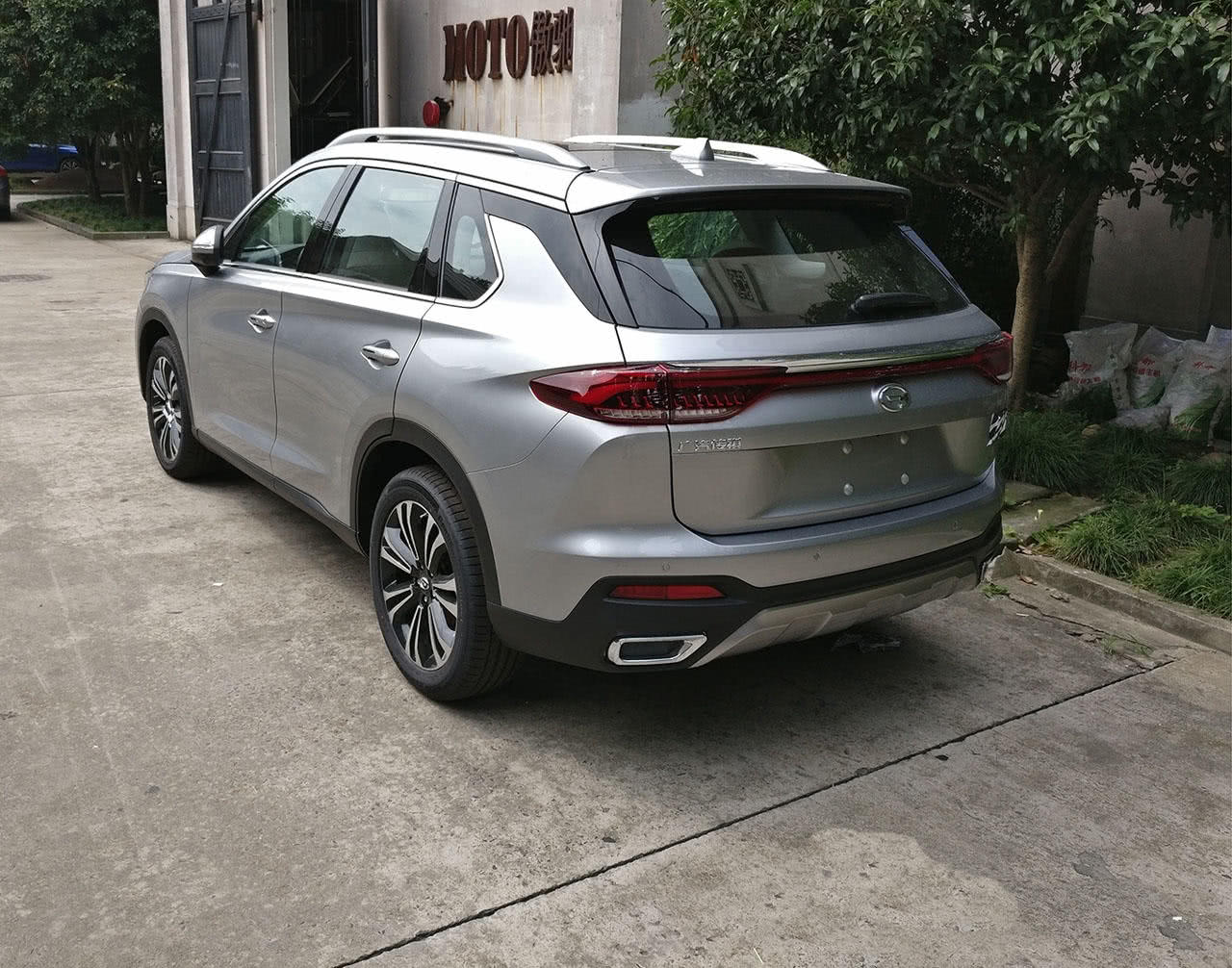 传祺gs5灰颜色漆,gs5传祺银灰色