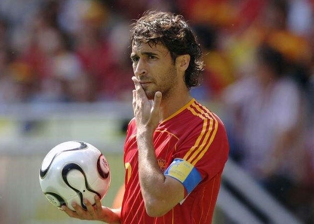 世界冠军劳尔,劳尔为什么进不了西班牙国家队