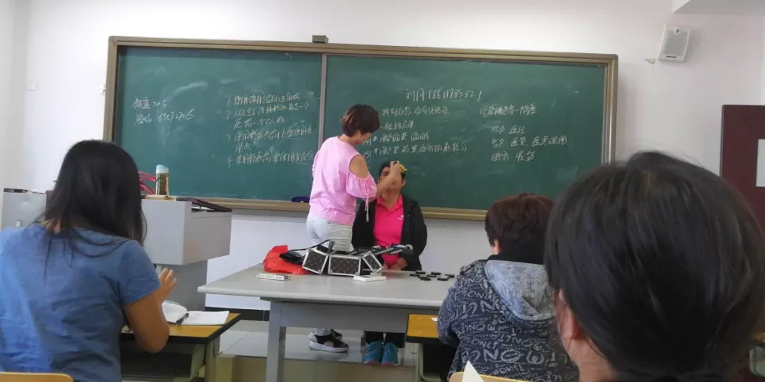 真棒！通州这个镇免费培训化妆师、叉车司机，方便工人再就业