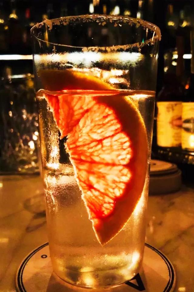 火遍香港尖沙咀、外滩江景环绕……2018魔都新酒吧，潮人新据点！