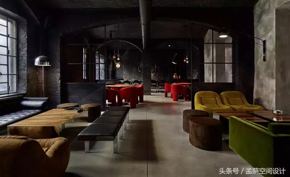 都灵Dash餐厅，工业野兽派与70年代风格的完美结合