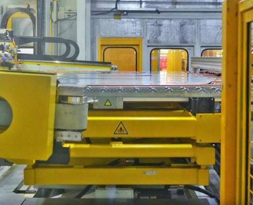 探秘中国汽车制造高质量发展：国金GM3生产线之冲压车间